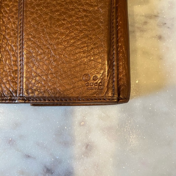 Gucci Soho Metallic Wallet - Picture 11 of 14